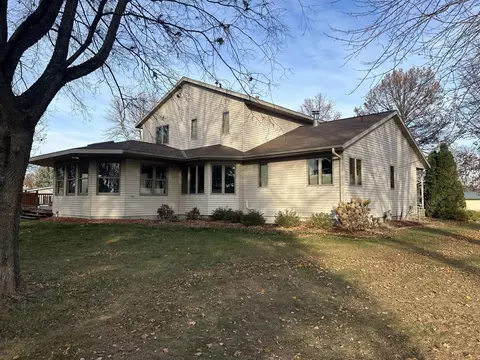 712 17th St S, Benson, MN 56215 photo 4