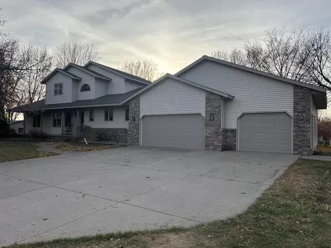 712 17th St S, Benson, MN 56215