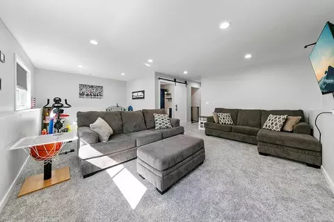 528 Allyn Cir, Janesville, MN 56048