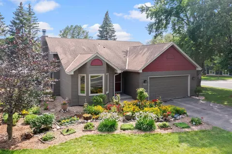 753 Canterbury Cir, Chanhassen, MN 55317