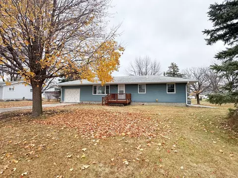 622 11th St, Brewster, MN 56119