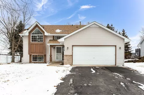 9313 Jergen Ave S, Cottage Grove, MN 55016