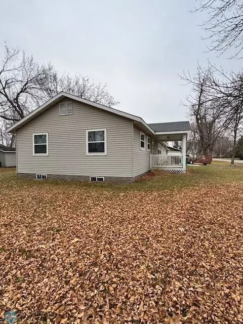 242 4th Ave W, Hunter, ND 58048 photo 4