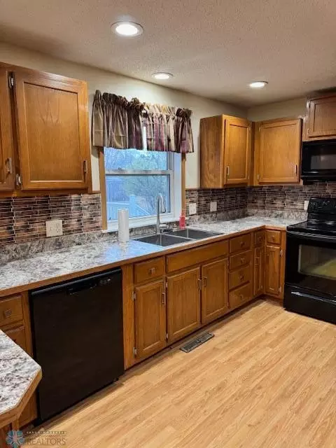 242 4th Ave W, Hunter, ND 58048 photo 11