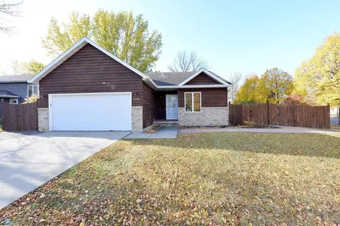 1638 29th Ave S, Fargo, ND 58103