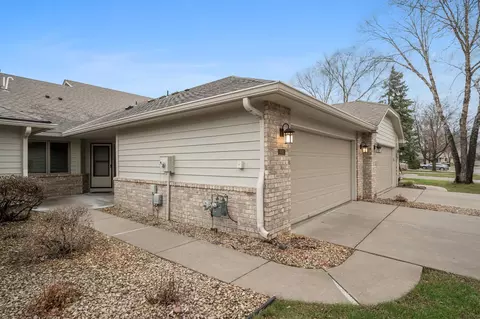 4179 Starbridge Ct, Eagan, MN 55122