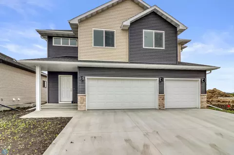 6652 32nd St S, Fargo, ND 58104