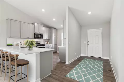 2145 Ardmore Pl, Shakopee, MN 55379