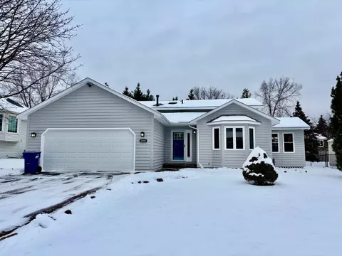 1014 Ticonderoga Trl, Eagan, MN 55123