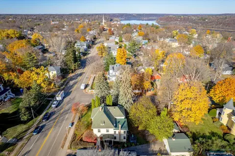 103 Burlington St E, Stillwater, MN 55082