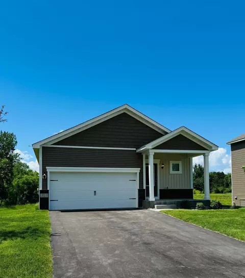 721 Spruce St N, Cambridge, MN 55008
