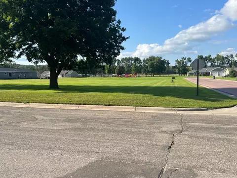 101 103 Morton St, Lake Benton, MN 56149