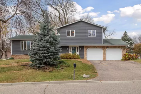 1450 Cardinal Cv, Chaska, MN 55318