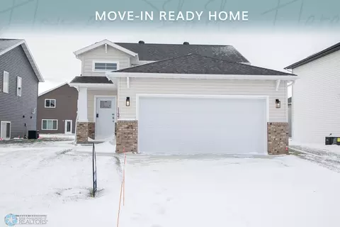 1137 55 Ave W, West Fargo, ND 58078