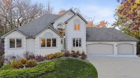 279 Timberline Trl, Vadnais Heights, MN 55127