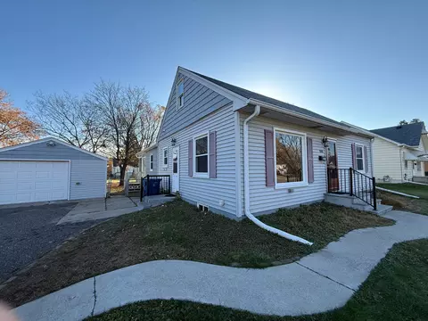 5840 Pennsylvania Ave N, Crystal, MN 55428