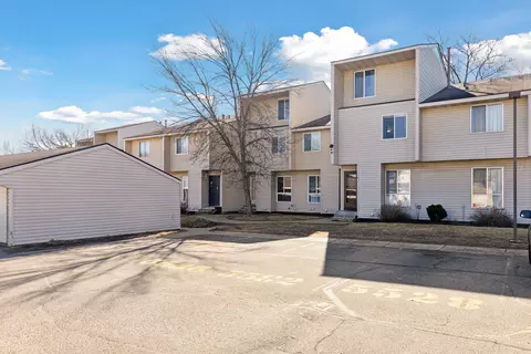 5536 Brookdale Dr N, Brooklyn Park, MN 55443
