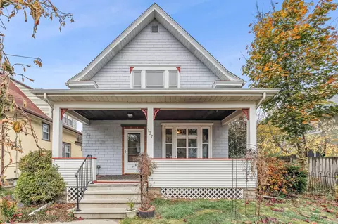 137 Curtice St E, Saint Paul, MN 55107