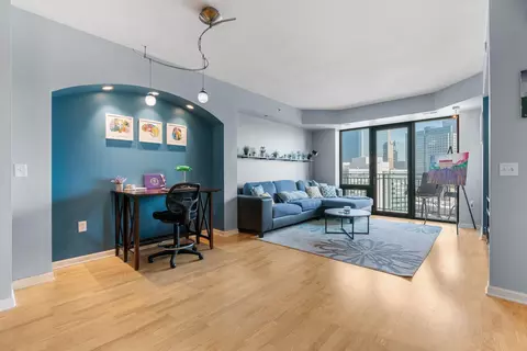 500 E Grant St #2103, Minneapolis, MN 55404