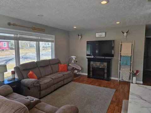 302 E 2nd St, Morris, MN 56267 photo 6