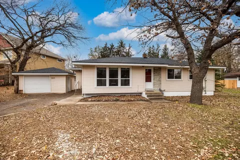 3033 Woodale Dr, Mounds View, MN 55112