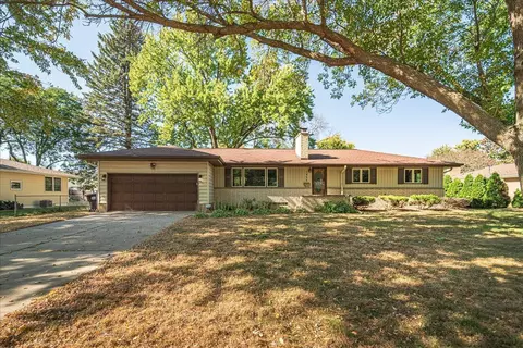 1355 Unity Ave N, Golden Valley, MN 55422