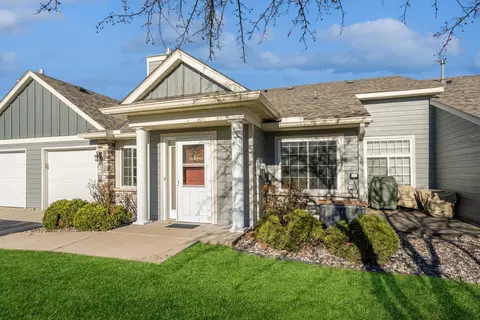853 Sunrise Dr, Woodbury, MN 55125