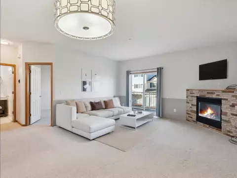 3875 Abercrombie Ln, Stillwater, MN 55082