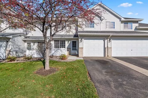 8682 Quarry Ridge Ln #D, Woodbury, MN 55125