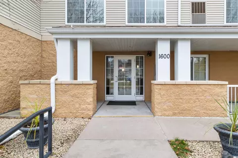 1600 Arundel St N #211CC, Saint Paul, MN 55117