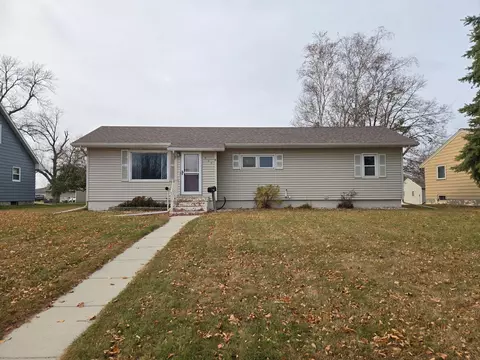 904 15th St S, Benson, MN 56215