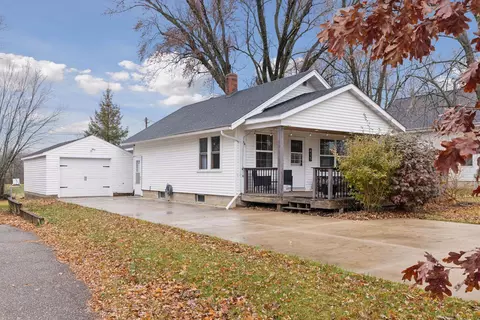 415 E Maple St, Woodville, WI 54028