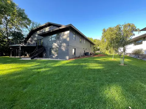 5629 Woodcrest Dr, Edina, MN 55424
