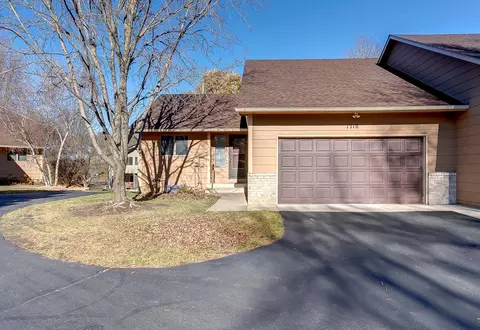 1718 Humphrey Ct, Northfield, MN 55057