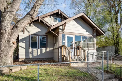 1166 Jackson St, Saint Paul, MN 55117