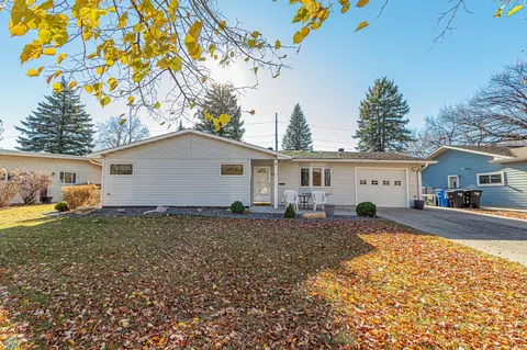 810 19th Ave S, Fargo, ND 58103
