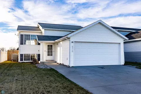 6219 24th St S, Fargo, ND 58104