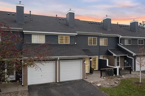 1830 Donegal Dr #3, Woodbury, MN 55125