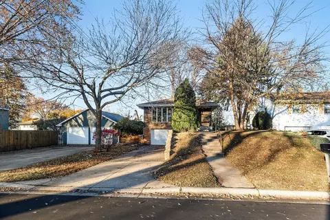 981 Felix St, West Saint Paul, MN 55118