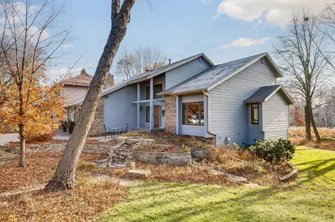 1070 Bucher Ave, Shoreview, MN 55126