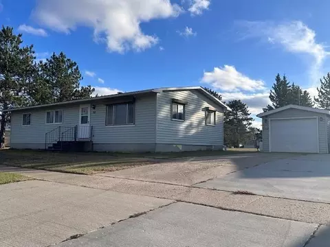 52 Cypress Blvd, Babbitt, MN 55706