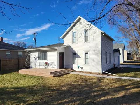 508 Main St NE, Mapleton, MN 56065