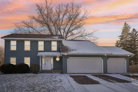 5470 Daisy Ct, White Bear Lake, MN 55110