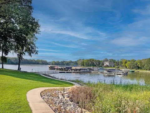 15555 Drake Cir NW, Prior Lake, MN 55372