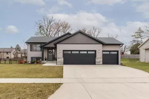 365 Brookestone Dr SE, Rochester, MN 55904