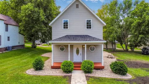 422 Minnesota Ave E, Glenwood, MN 56334