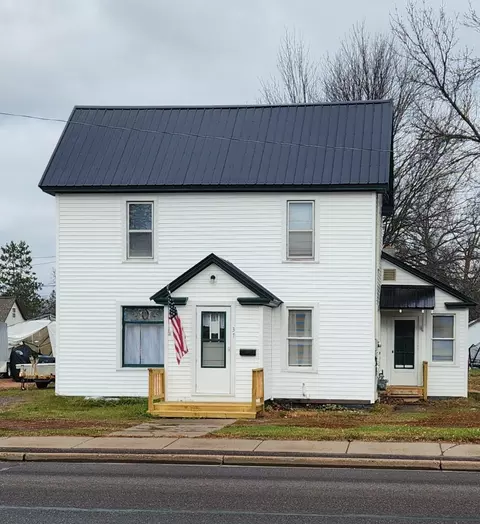 37 E Division Ave, Barron, WI 54812