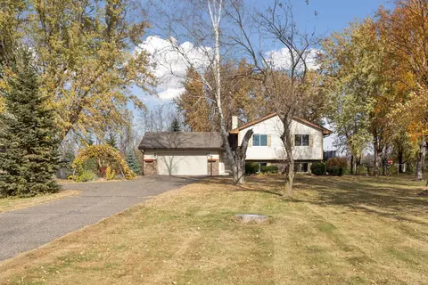 812 Glover Rd, River Falls, WI 54022