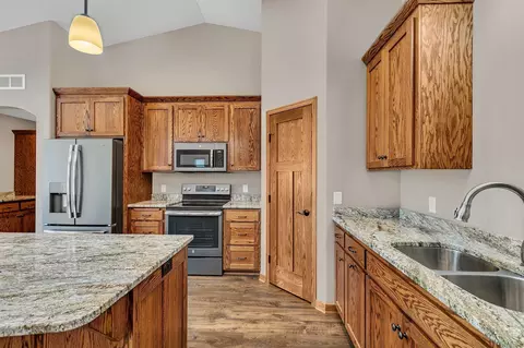 1612 Hurst Castle Rd, Saint Cloud, MN 56303 photo 5