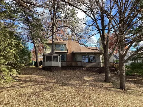 1320 Oakwood Dr, Albert Lea, MN 56007